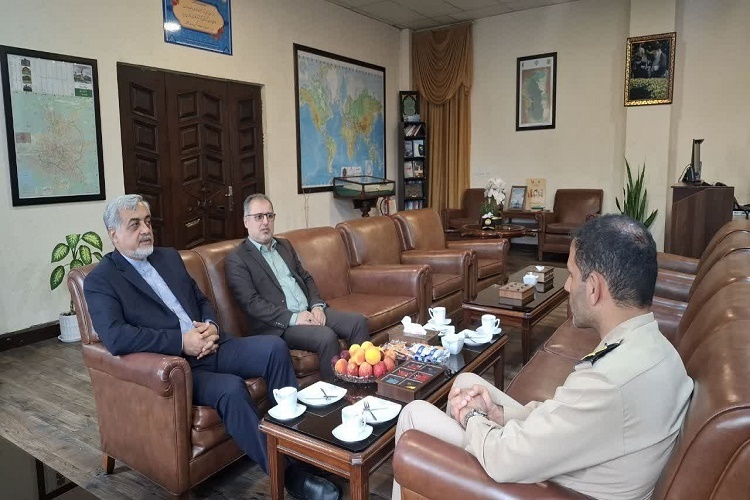 فرماندار رشت در دیدار با فرمانده نیروی دریایی رشت