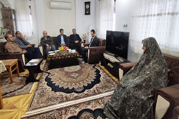 جهادگران جهاددانشگاهی گیلان با خانواده شهیدان محمدبیگلو و جاهدی دیدار کردند