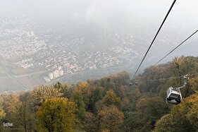 چشم انداز جنگل و دریا در قاب طبیعت