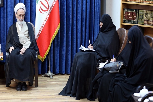 جامعه‌الزهرا(س) قله‌ای در تربیت بانوان طلبه است