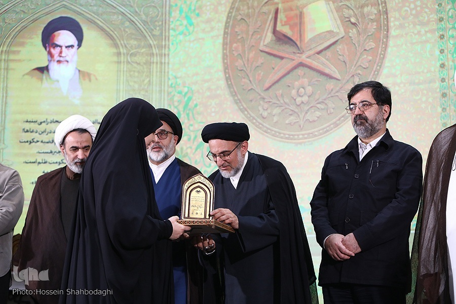 درخشش بانوی گیلان در مسابقات معارفی اوقاف درخشش بانوی گیلان در مسابقات معارفی اوقاف