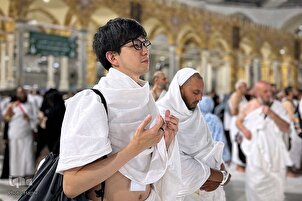 Les musulmans prient à la Grande Mosquée de La Mecque