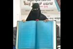 Perempuan India Menulis Seluruh Alquran dengan Pena