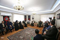 Дидори ҷамъияти Қуръонӣ бо хонаводаи шаҳиди сипаҳбуд Ҳусейн Саломӣ