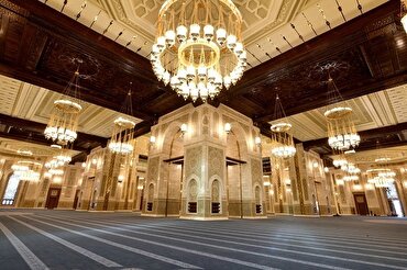 埃及行政首都清真寺成为伊斯兰旅游热潮+图片和视频